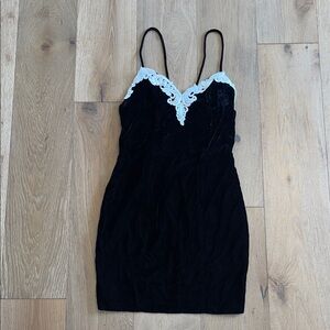 Roberta vintage Black velvet  Dress with White bow and lace size 7 date night